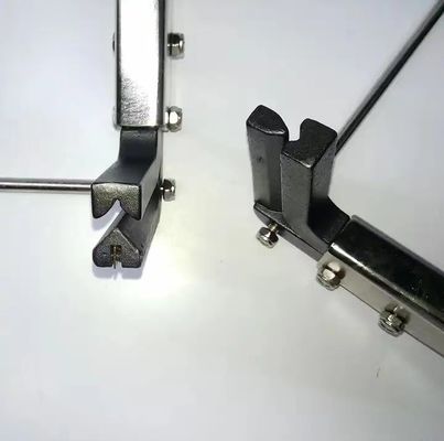 पेंगुइन के आकार का ऊर्ध्वाधर घुमावदार बेंडर मैनुअल पेंच धातु चैनल पत्र झुकने उपकरण