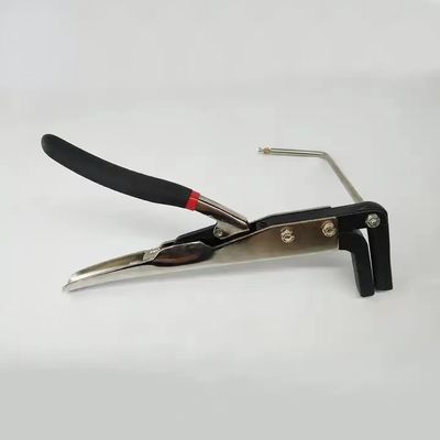 पेंगुइन के आकार का ऊर्ध्वाधर घुमावदार बेंडर मैनुअल पेंच धातु चैनल पत्र झुकने उपकरण