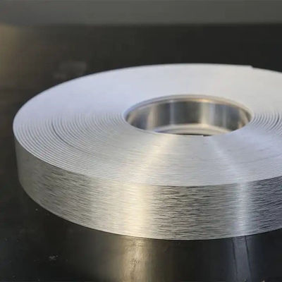 ब्रश चांदी एल्यूमीनियम ट्रिम कैप के लिए चैनल पत्र लंबाई 25M-33.33M / रोल - Chinaron