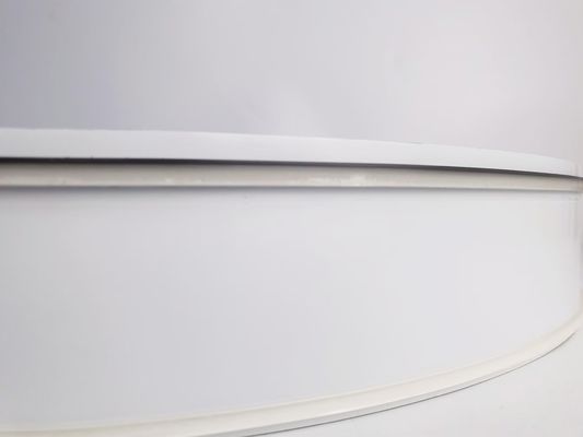 रंगीन प्रिमेड लेटरफॉर्म सामग्री धार डिजाइन और एलईडी प्रकाश स्रोत के साथ ट्रिमलेस लेटरफॉर्म