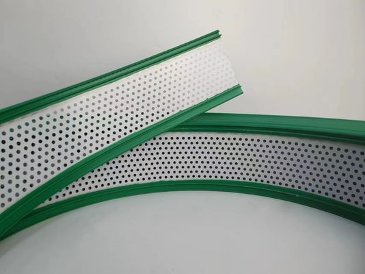 हरे रंग के साथ छेद एल्यूमीनियम ट्रिम टोपी हाथ घुमावदार 50 एम रोल एल्यूमीनियम मिश्र धातु कॉइल के साथ