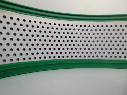 हरे रंग के साथ छेद एल्यूमीनियम ट्रिम टोपी हाथ घुमावदार 50 एम रोल एल्यूमीनियम मिश्र धातु कॉइल के साथ